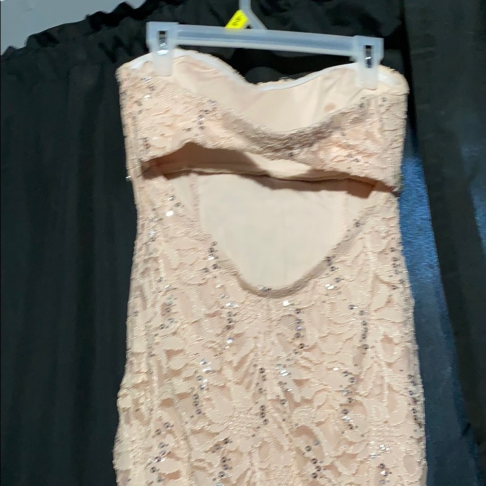 Dress - Picture 3 of 4